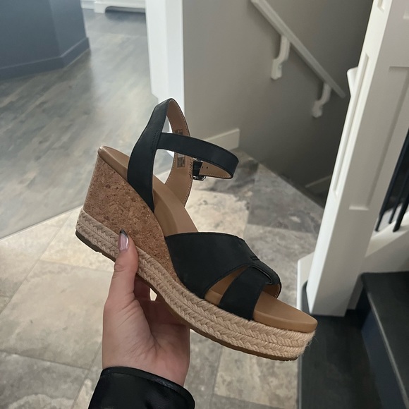 Ugg wedges - Picture 2 of 2